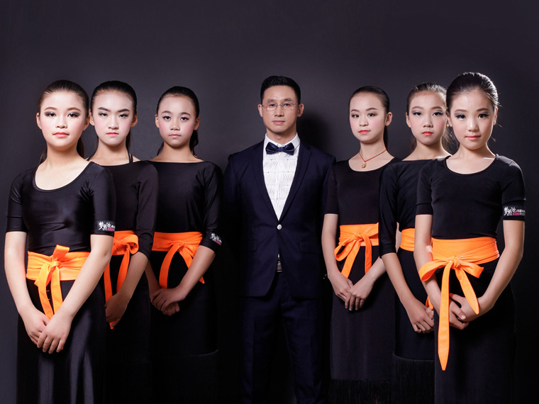 鹽商人物第24期丨專訪夢黑池舞蹈創(chuàng)始人陸豐裕：逐夢人生，舞動精彩